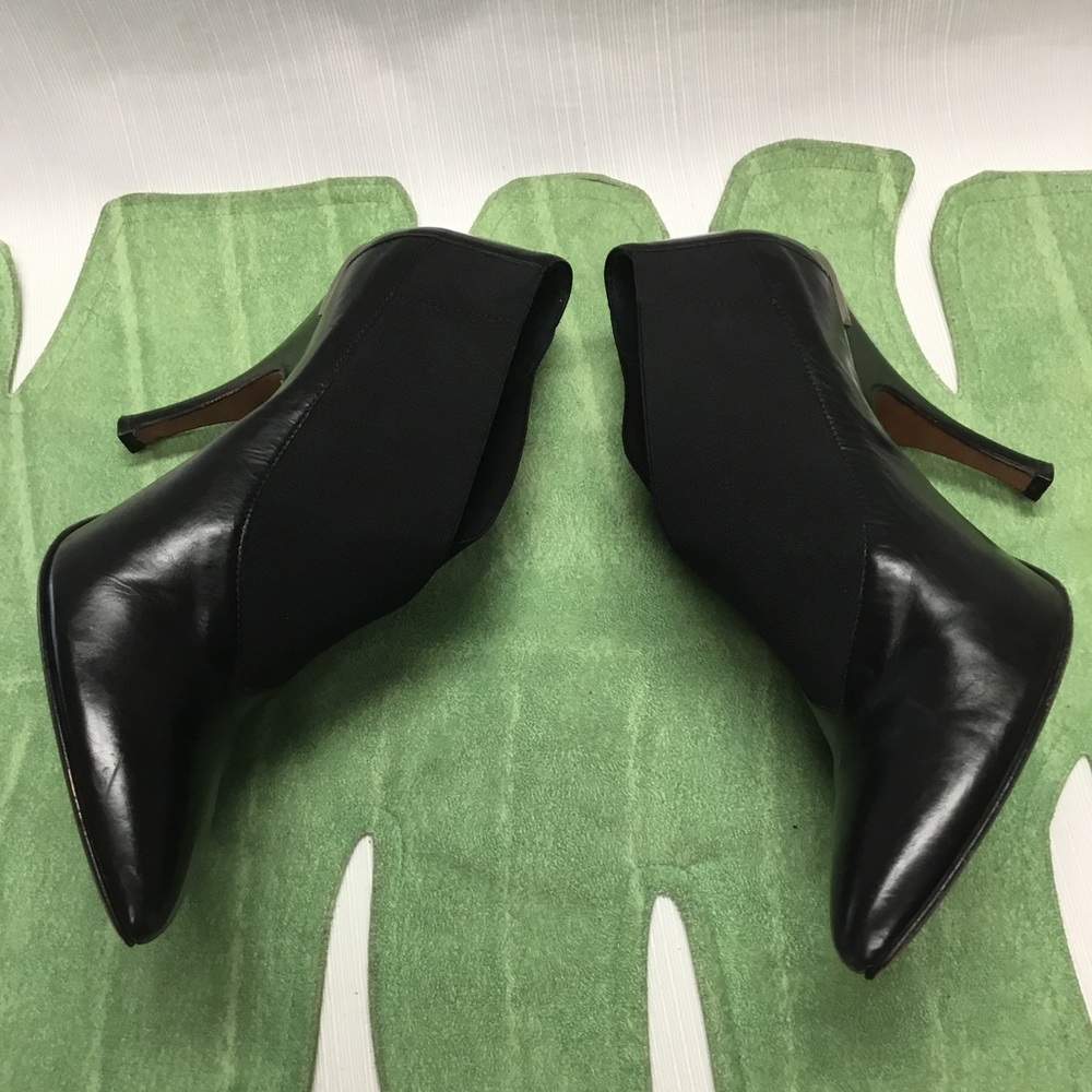 Donald J. Pliner Sleek Black Leather Heels - Picture 7 of 8